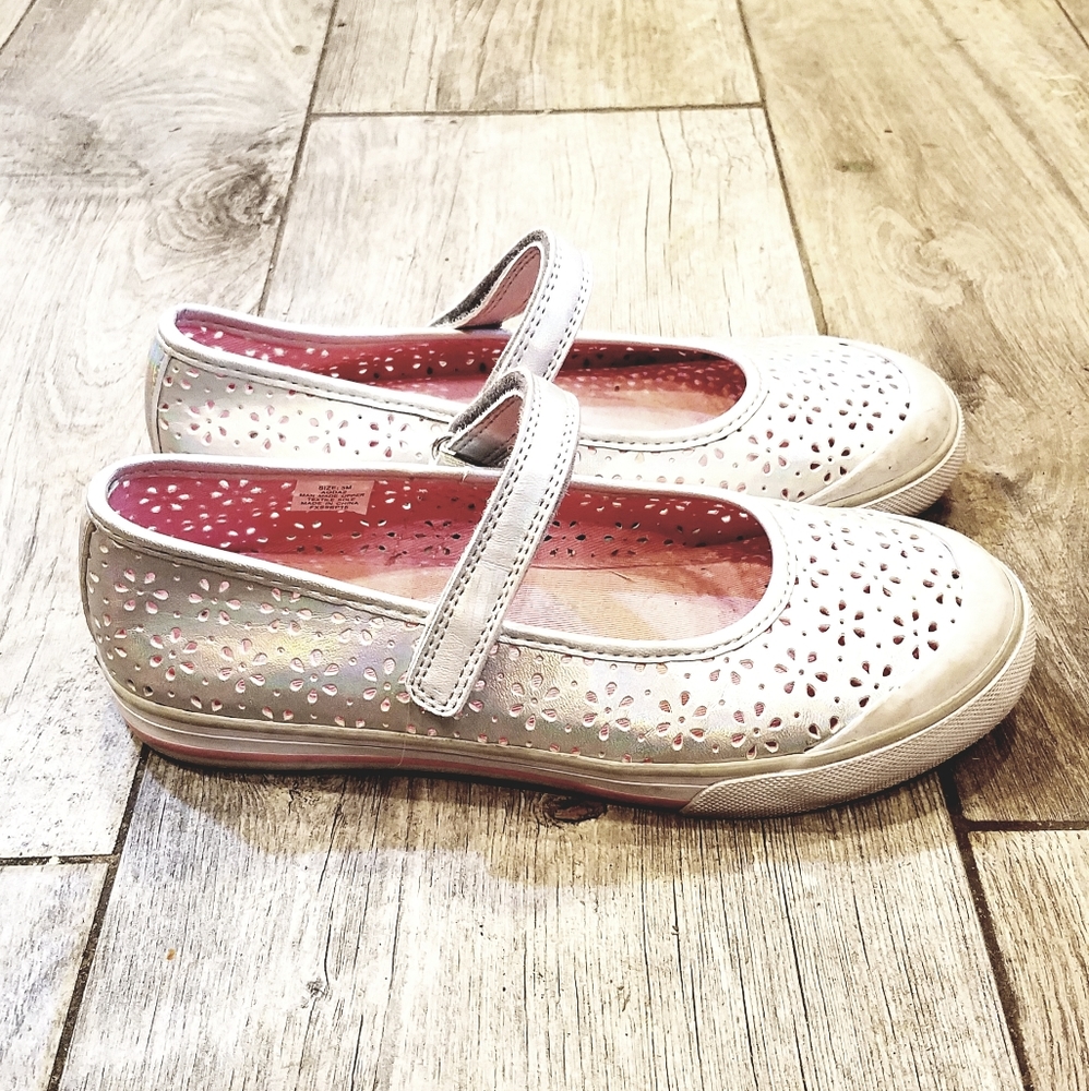 Hanna Andersson silver Mary Jane Sneakers shoes